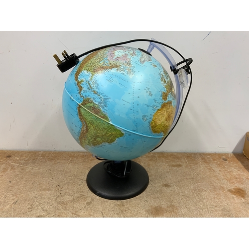 523 - Illuminated Globe