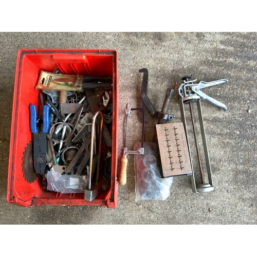 762 - Box of Tools