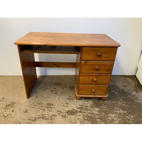 610 - Pine Desk