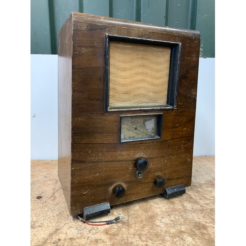 486 - Vintage Bush Radio