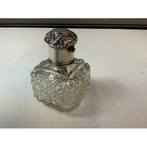 797 - Silver Topped Atomizer