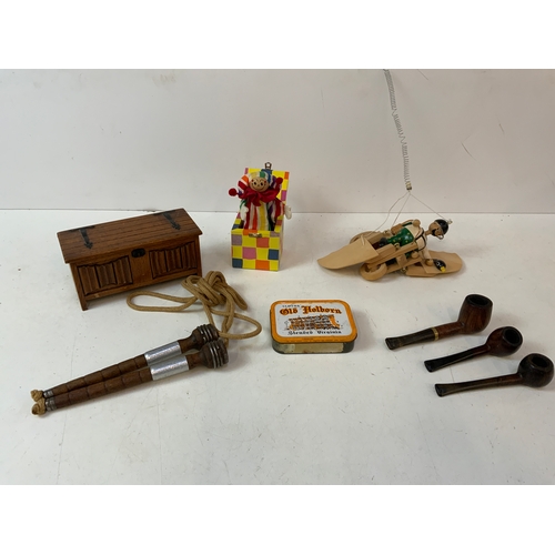 820 - 3x Pipes and Vintage Skipping Rope etc