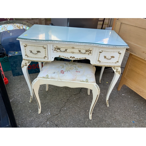 691 - Dressing Table