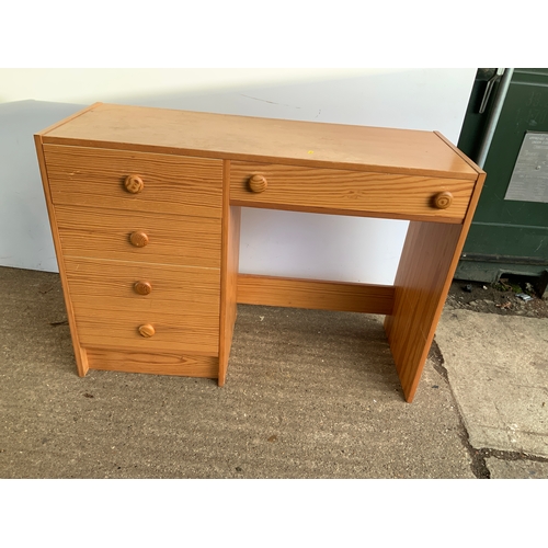 636 - Dressing Table