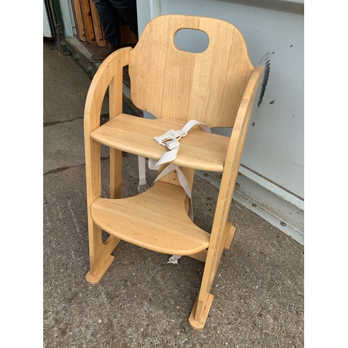 585 - High Chair