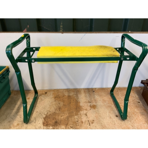 62A - Garden Kneeler