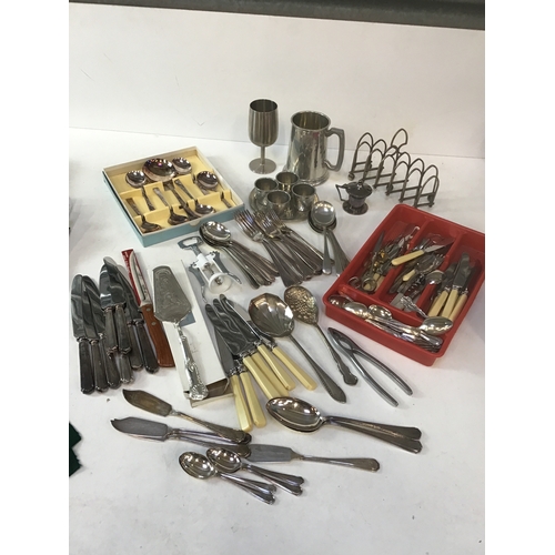 668 - Vintage Cutlery and Expanding Toast Rack etc