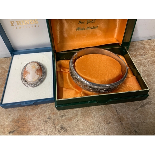 749 - Silver Bangle and Cameo