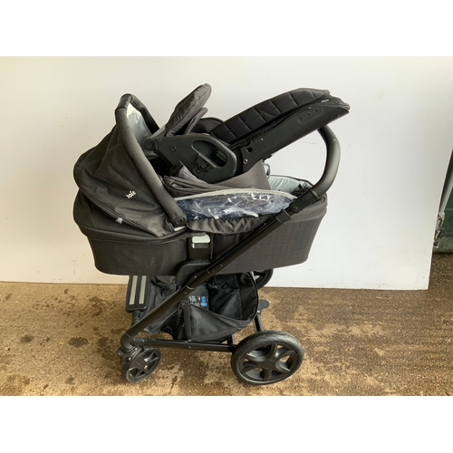 579 - Pushchair