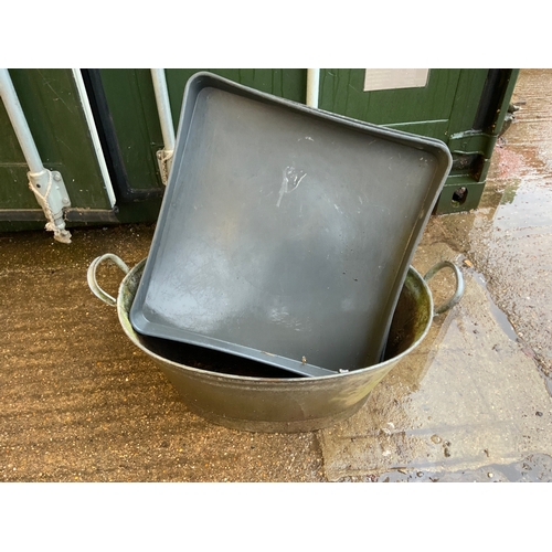 24 - Galvanised Bath and 4x Seed Trays