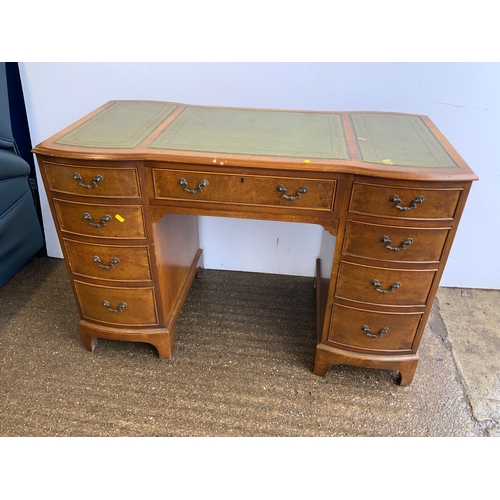 892 - Reproduction Desk