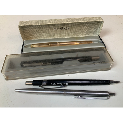 755 - Parker Pens