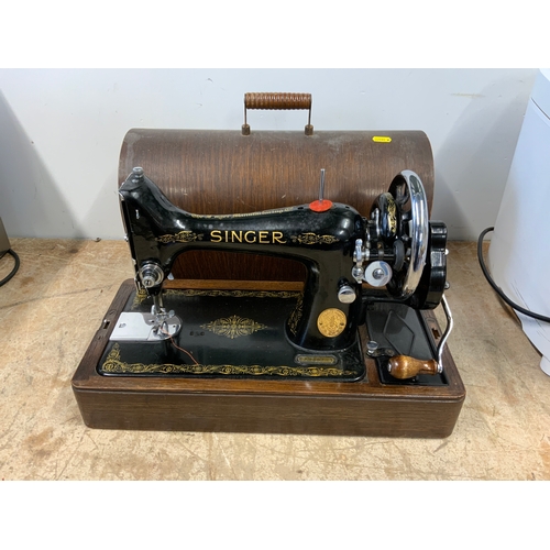 660A - Singer Sewing Machine