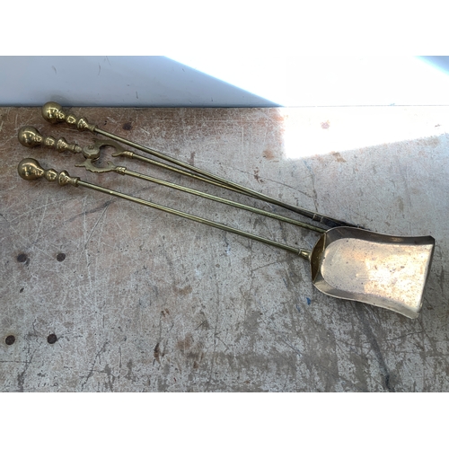 420 - Brass Fire Tools