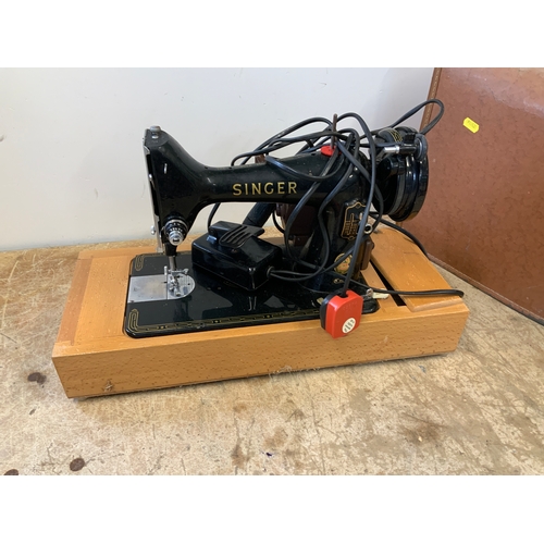 376 - Singer Sewing Machine