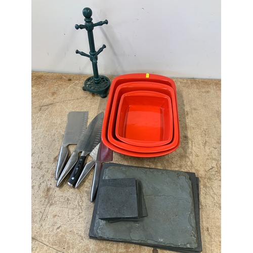 275 - Placemats and Oven Dishes etc