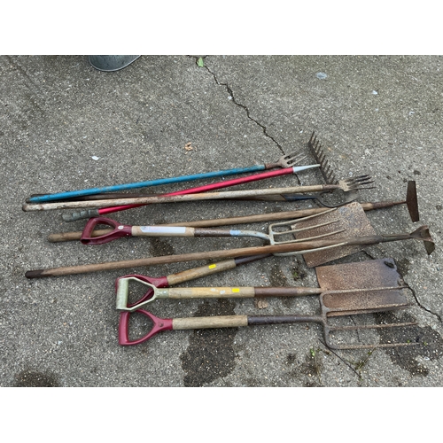 25 - Garden Tools