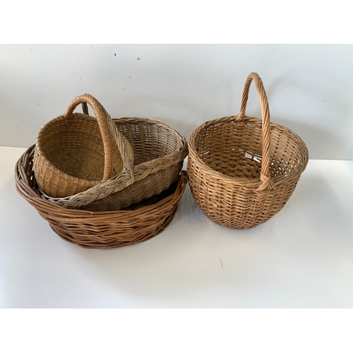 829 - Baskets