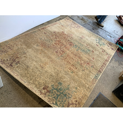 841 - Rug - 200cm x 285cm