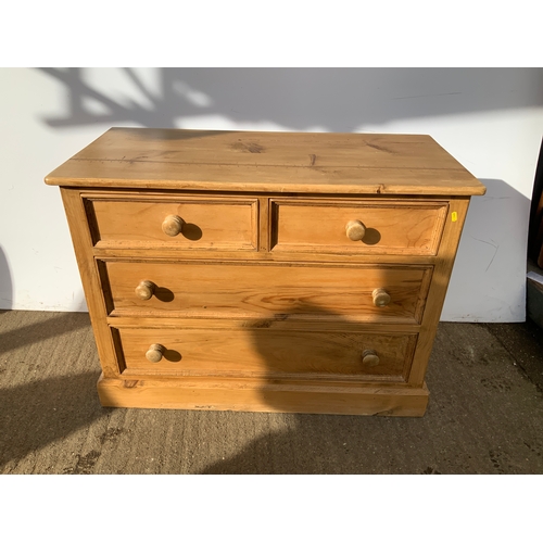 686 - Pine Chest of Drawers