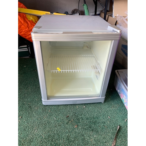 586 - Countertop Fridge