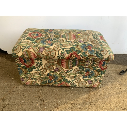 598A - Upholstered Pine Box