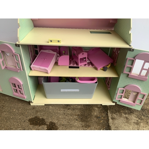 655 - Dolls House