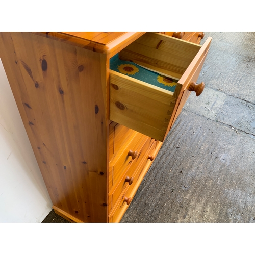 200B - Pine Chest of Drawers