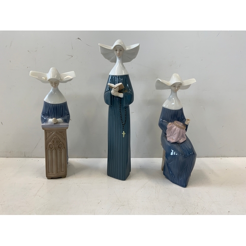 937 - 3x Lladro Figurines