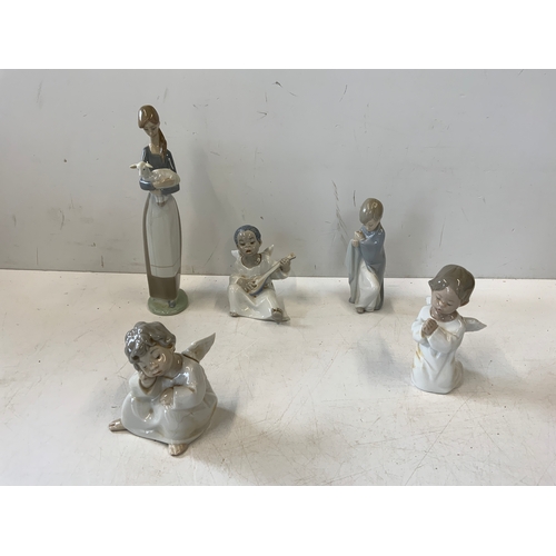 930 - 5x Lladro Figurines