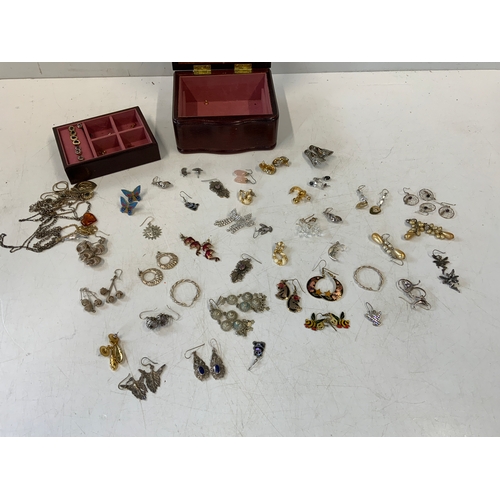 940 - Jewellery Box and Contents - Earrings etc