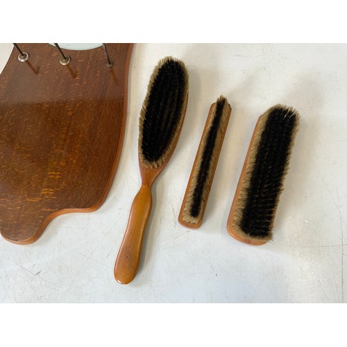 360 - Desk Tidies and Hall Brush Set