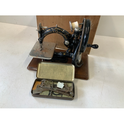 264 - Hand Crank Sewing Machine