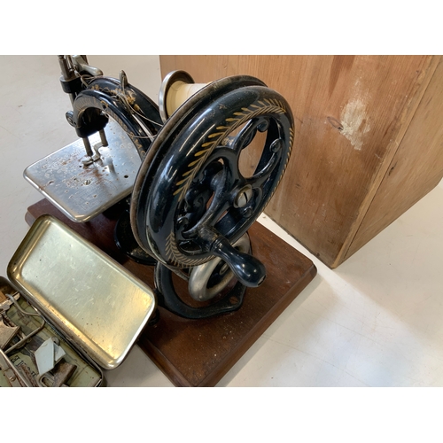 264 - Hand Crank Sewing Machine