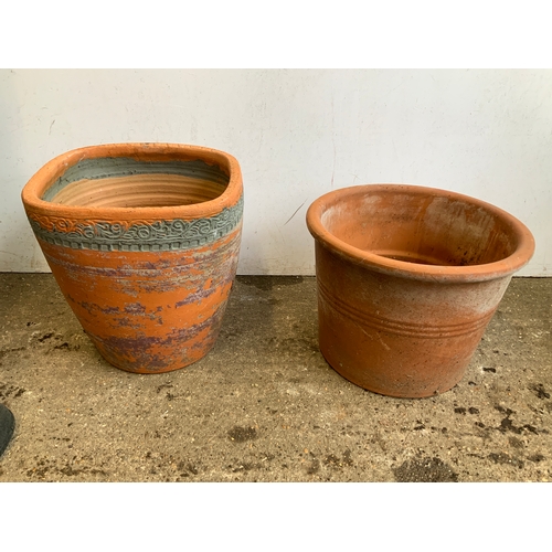 103 - 2x Terracotta Pots