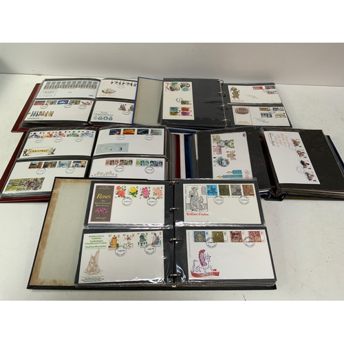 261 - 5x Albums of First Day Covers