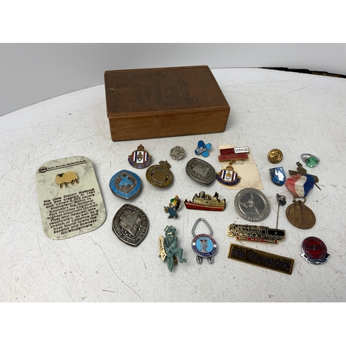 905 - Small Box of Badges