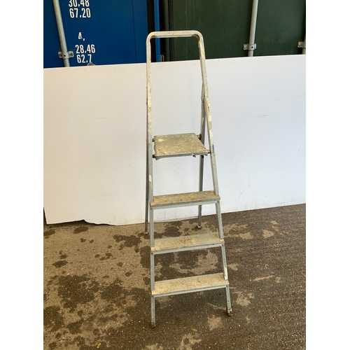 143 - Aluminium Ladders