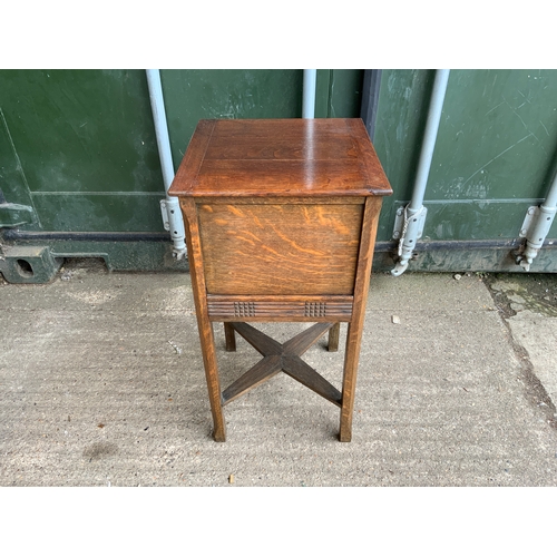 526 - Arts and Crafts Sewing Box Table