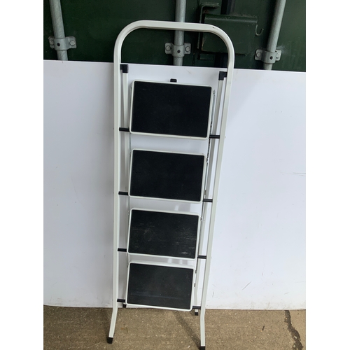 130 - Folding Step Ladder