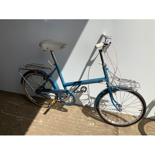 106 - Vintage Raleigh Bike