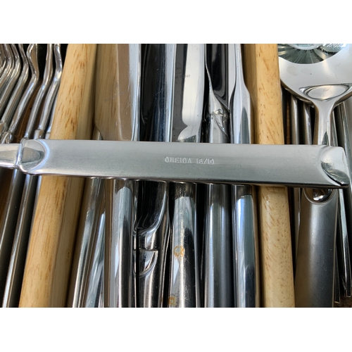 204A - Cutlery