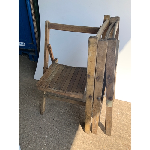 952A - 4x Vintage Wooden Folding Chairs