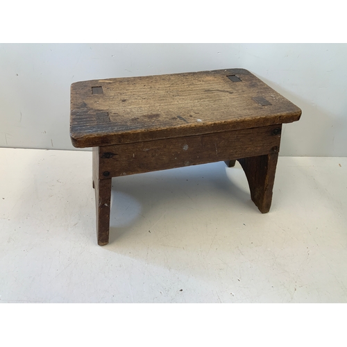 174 - Small Oak Stool