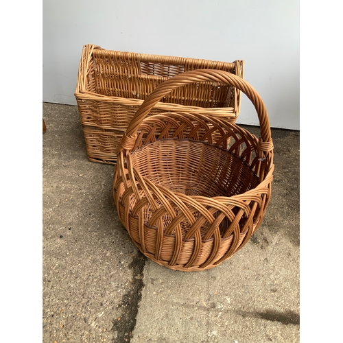 184 - Baskets