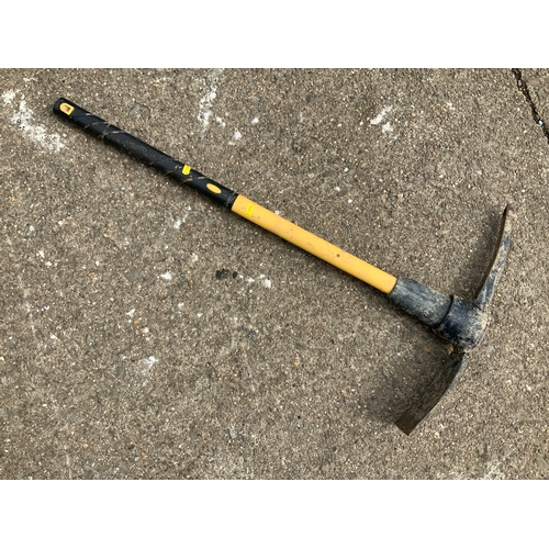 104 - Pick Axe