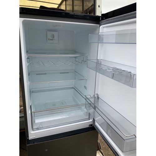 1G - Grundig Fridge Freezer