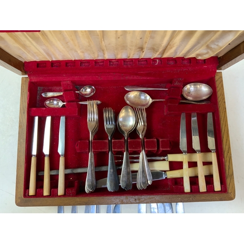 194 - Canteen of Cutlery