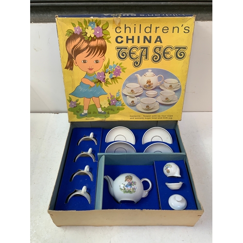 192 - Vintage Children’s Tea Set