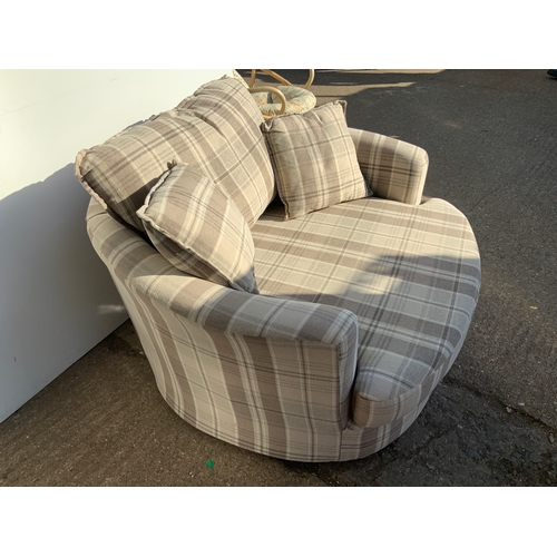 120 - Swivel Cuddle Chair